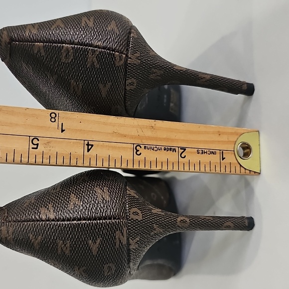 DKNY Brown  High Heel Pumps Size 8.5 - Picture 6 of 9